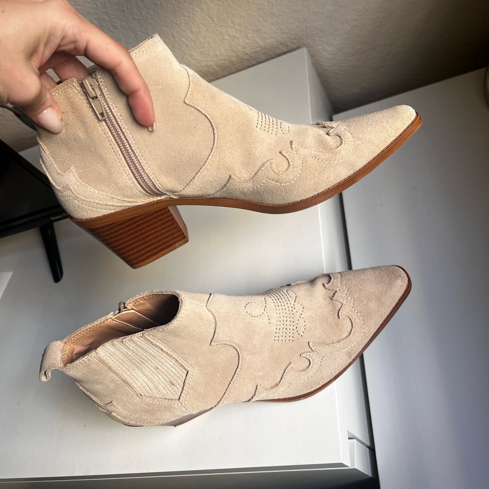 ZARA natural Suede, western style ankle boots